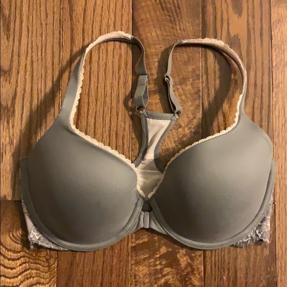 Body by Victoria’s Secret 32DD bra